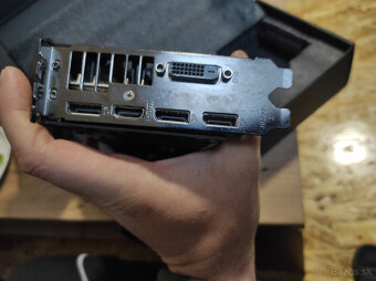 AMD Radeon R9 390 – 8 GB GDDR5 SAPPHIRE NITRO - 4