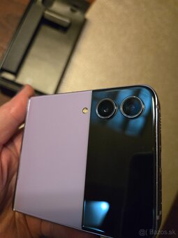 Galaxy Z Flip4 SM-F721B - 4