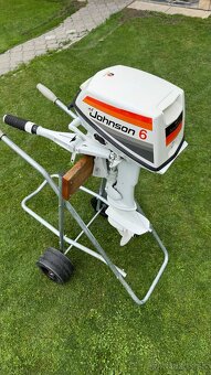 Predam zavesny Lodny motor Johnson 6 HP dvojvalcový lodný mo - 4