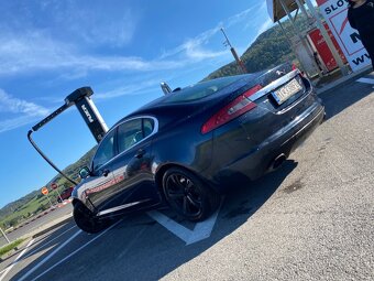 Jaguar XF 2.7 biturbo - 4