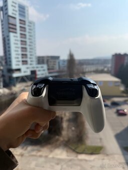 🎮 Predám Xbox bezdrôtový ovládač – biely + akumulátor - 4