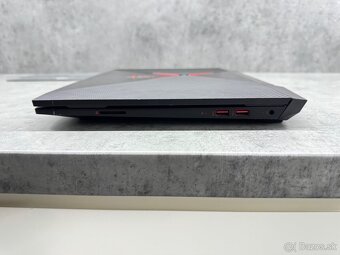 HP omen 17 - 4