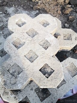 Zatrávňovacie tvárnice - 4