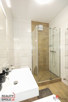 Prenájom 2 izbový byt Banská Bystrica - centrum, novostavba, - 4