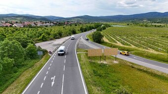 Billboard- križovatka medzi Pezinkom, Malackami a Vinosadmi - 4