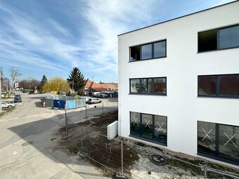 Novovybudovaný bytový dom s bytmi a polyfunkciou na predaj - 4