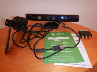 Xbox 360 + 3x ovládač + kinect senzor + príslušenstvo - 4
