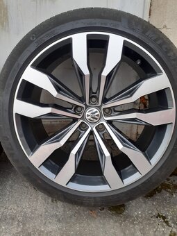 Disky s penuamtikami 235/45R20 - 4