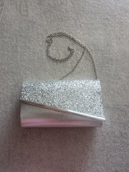 Strieborná kabelka plesová - 4