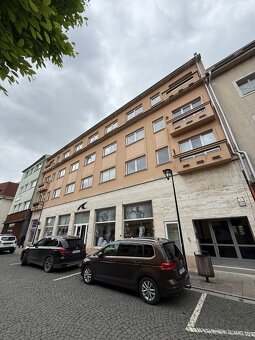 Kancelária s parkovaním na prenájom - 4