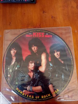 Kiss - 4
