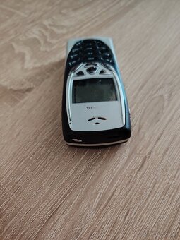 Nokia 8310 - 4
