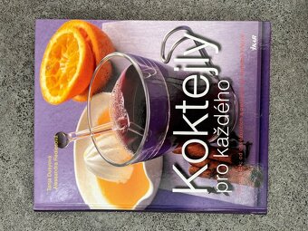 Predám set týchto kníh KOKTEJLOV - 4