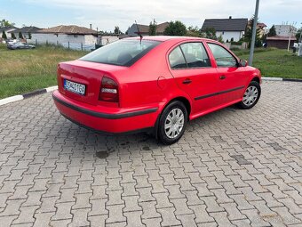 Octavia 1.6i - 4