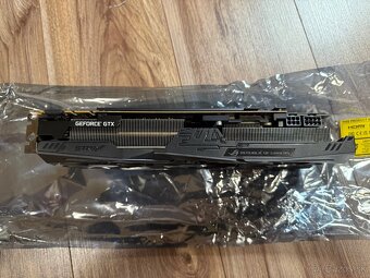 ASUS ROG STRIX GAMING GTX1080 - 4
