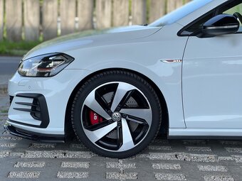 Volkswagen Golf GTI - 4