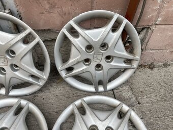 Predam original puklice: 16" FORD 30€ 15" HONDA 20€ 15" - 4