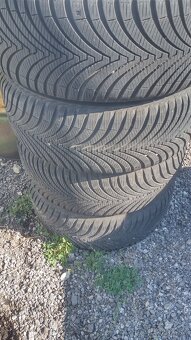 225/55R16 - 4