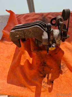 Zadny pravy brzdovy strmen A4 B6 - 4