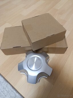 Stredové krytky kolies - 4