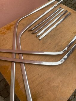 Chromové lišty Lada 1500 - 4