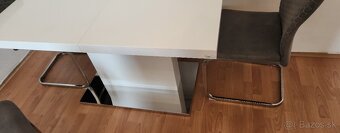 Jedalensky stol a stoliky - 4