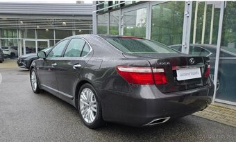 Lexus Ls460 v8 - 4