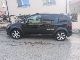 Volkswagen Touran 2.0 TDI CROSS 7-MIEST - 4