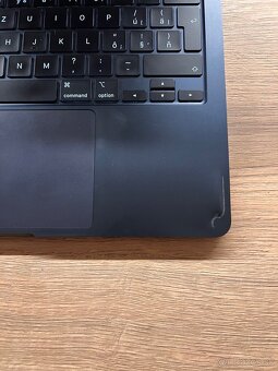 MacBook Air M2 – poškodený, plne funkčný - 4