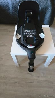 Maxi Cosi Pebble 360 + FamilyFix 360 pro - 4