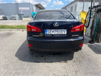 Predám Lexus IS 220d NEPOJAZDNE - 4
