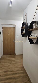 NA PREDAJ - ZREKONŠTRUOVANÝ 2 IZBOVÝ BYT, 58 M2 HUMENNÉ - 4