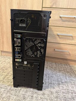 Herné PCčko Ryzen 7 3700X/ RTX 2060/ 32GB/ 1TB NvMe - 4