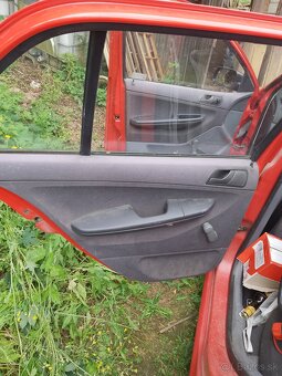 Predám škoda Fabia 1.4 mpi iba celé auto, -rezervovane- - 4