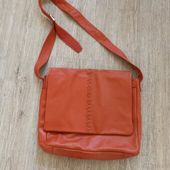 Predám ruksak a kabelu - 4