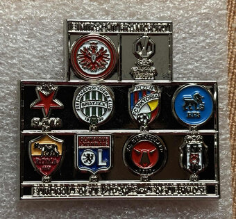 Rôzné futbalové odznaky - 4