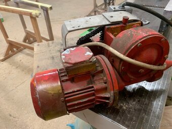 Motor a prevodovka na mlyncek 22 delo na klobasi - 4
