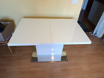 Na predaj jedálenský stôl. - 4