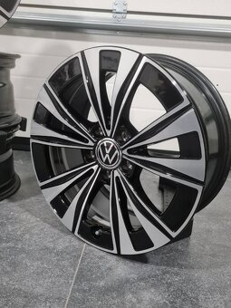 VW Golf , Passat , Tiguan , alu disky R17 5x112 - 4