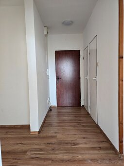 Prenájom 3.izbového bytu vo výbornej lokalite v TV - 4