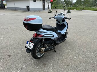 Piaggio Beverly 500 - 4