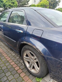 Predám. Chrysler c300 - 4