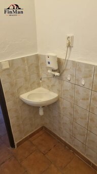 Priestor pre Vaše podnikanie v centre Senca - 4