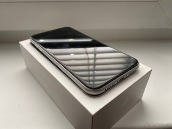 iPhone XR 64Gb Silver - 4
