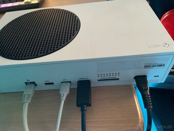 Xbox series S 512GB Biela + TV Samsung - 4