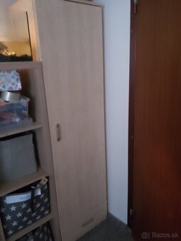 Darujem za odvoz dve skrine - 4