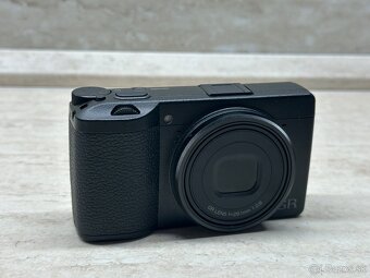 Ricoh GR III - 4