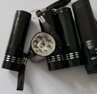 4ks UV baterka a 1ks Led baterka - 4