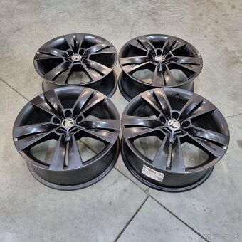 Hliníkové Škoda disky 5x112 R18 7J ET45 - 4