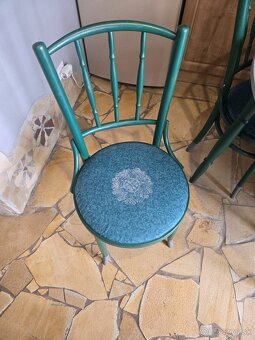 Predám stól a stoličky - 4